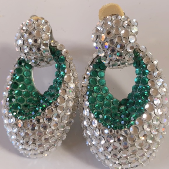 VINTAGE DESIGNER BELLINI GREEN AND CLEAR SWAROFSKI CRYSTAL LARGE DROP EARRING - Picture 4 of 7